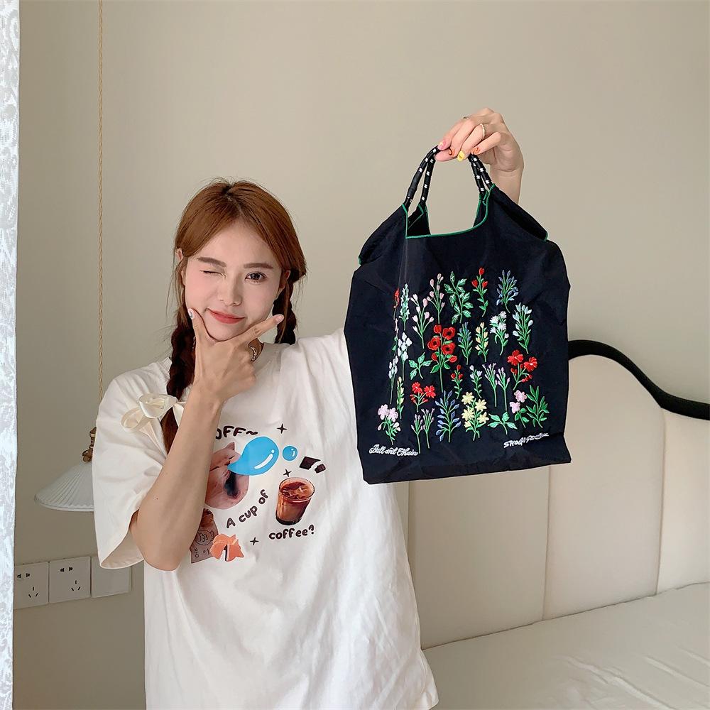 Shopping bag37232 ballchain卡通刺绣购物袋日系手拎袋逛街时尚手提单肩包