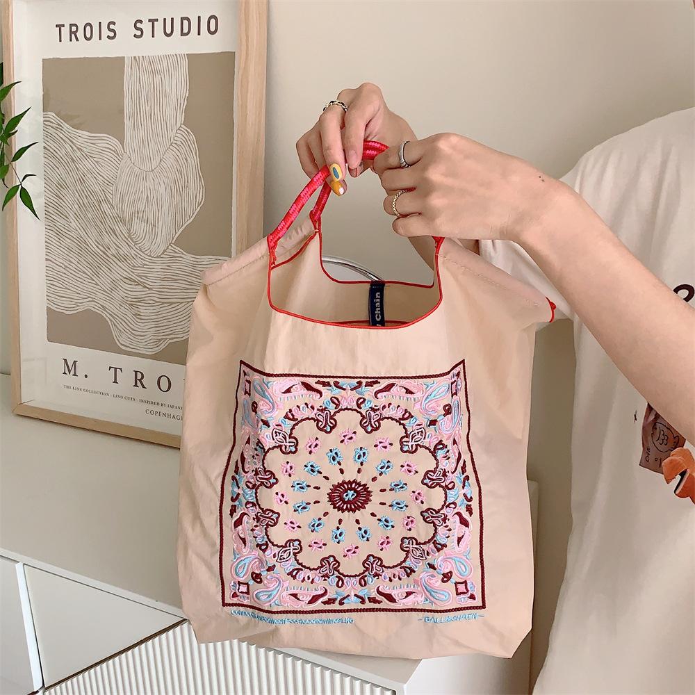 Shopping bag37232 ballchain卡通刺绣购物袋日系手拎袋逛街时尚手提单肩包