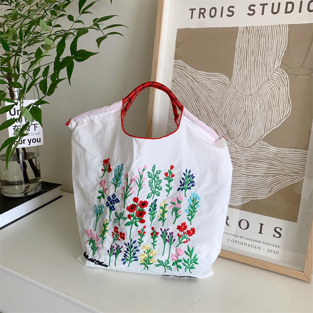 Shopping bag37232 ballchain卡通刺绣购物袋日系手拎袋逛街时尚手提单肩包