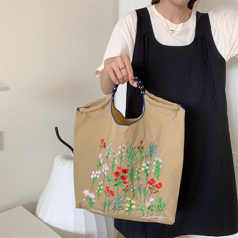 Shopping bag37232 ballchain卡通刺绣购物袋日系手拎袋逛街时尚手提单肩包