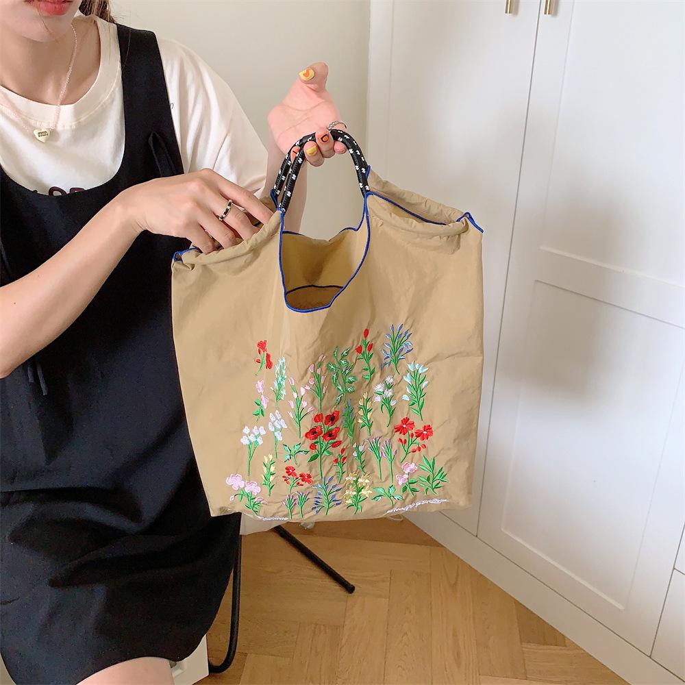 Shopping bag37232 ballchain卡通刺绣购物袋日系手拎袋逛街时尚手提单肩包