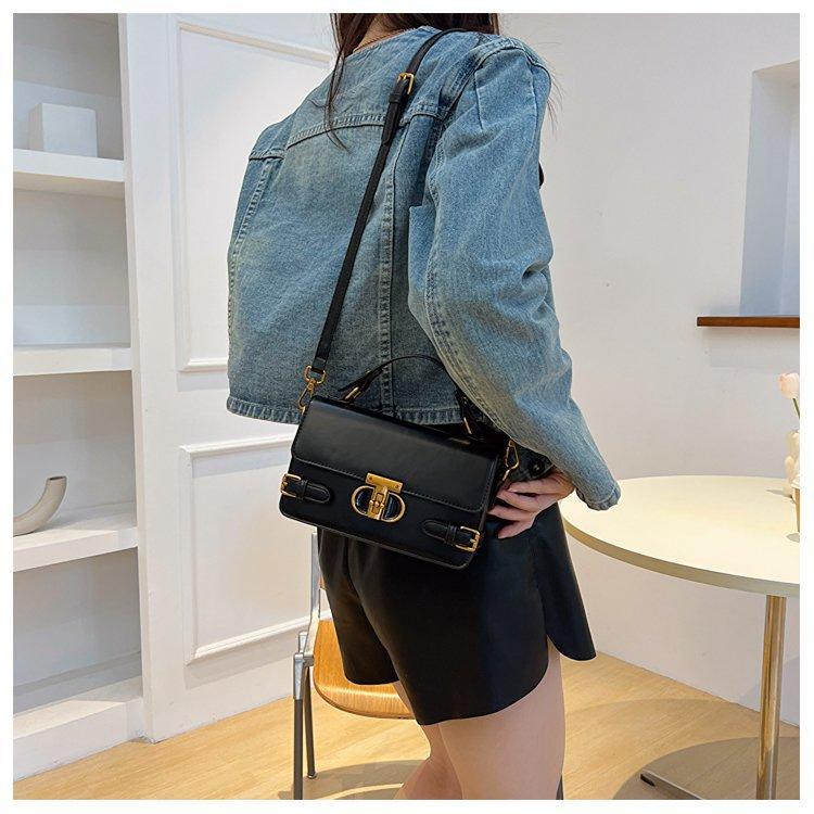 Shoulder handbag包包 女士斜挎包时尚百搭设计师款单肩包高端小方包今年流行包包.