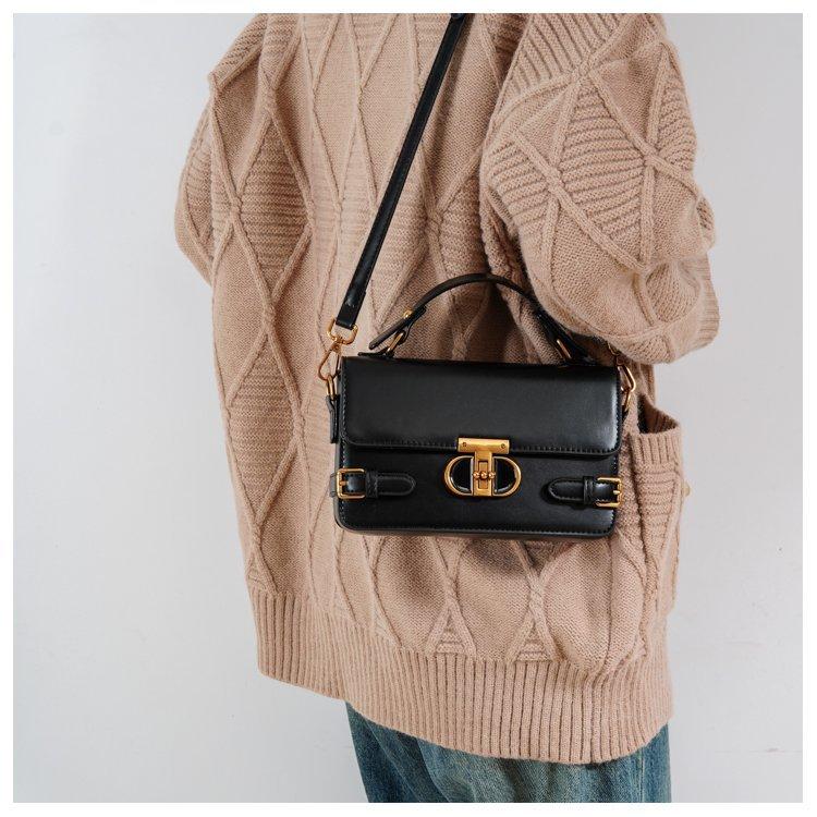 Shoulder handbag包包 女士斜挎包时尚百搭设计师款单肩包高端小方包今年流行包包.