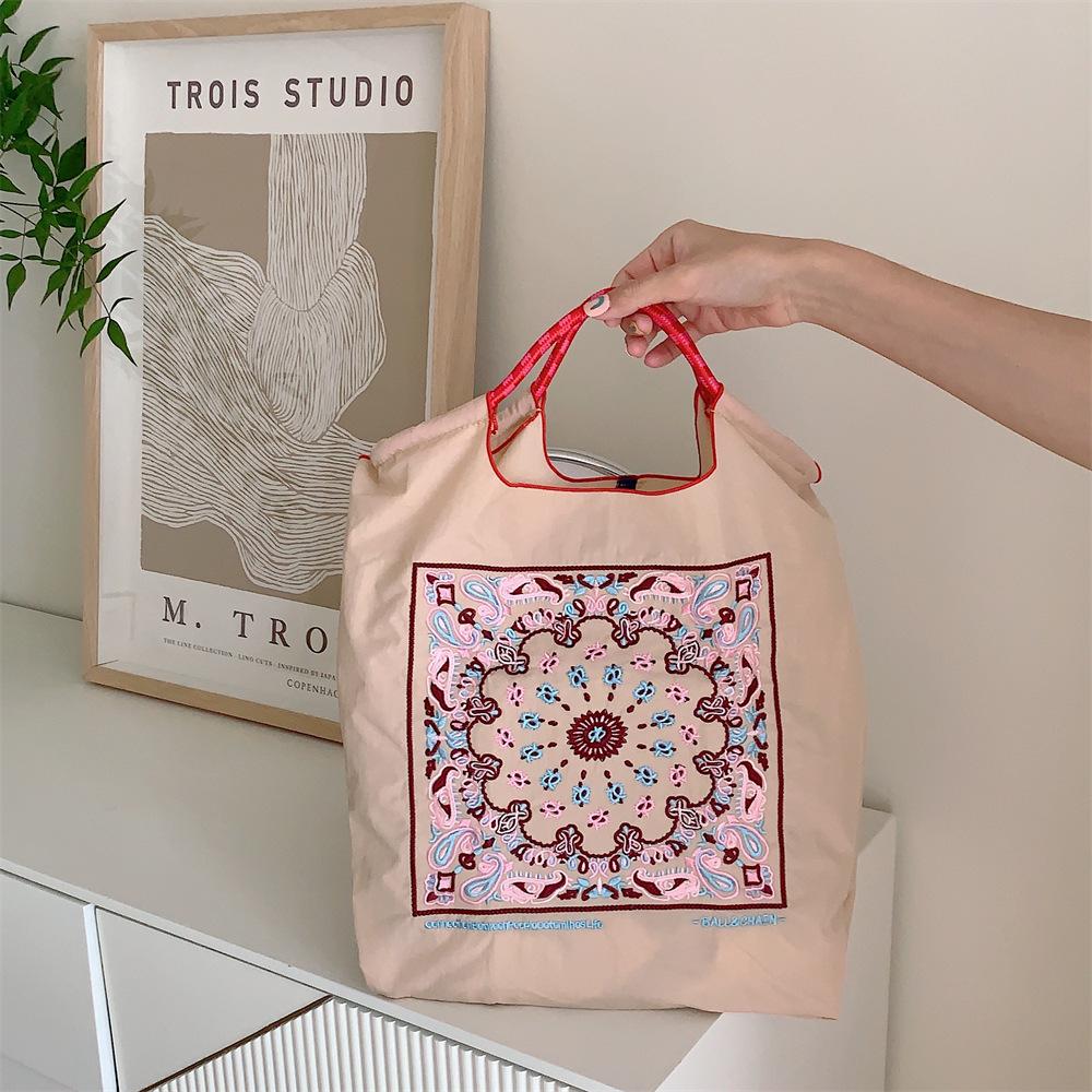 Shopping bag37232 ballchain卡通刺绣购物袋日系手拎袋逛街时尚手提单肩包