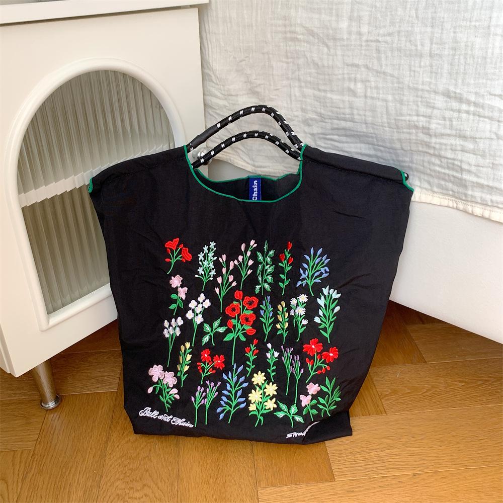 Shopping bag37232 ballchain卡通刺绣购物袋日系手拎袋逛街时尚手提单肩包