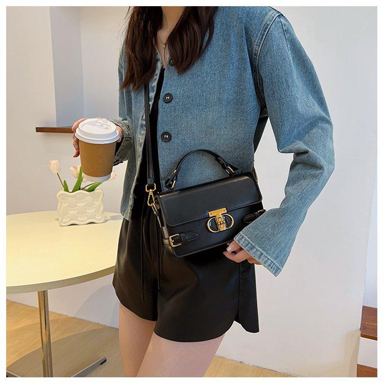 Shoulder handbag包包 女士斜挎包时尚百搭设计师款单肩包高端小方包今年流行包包.