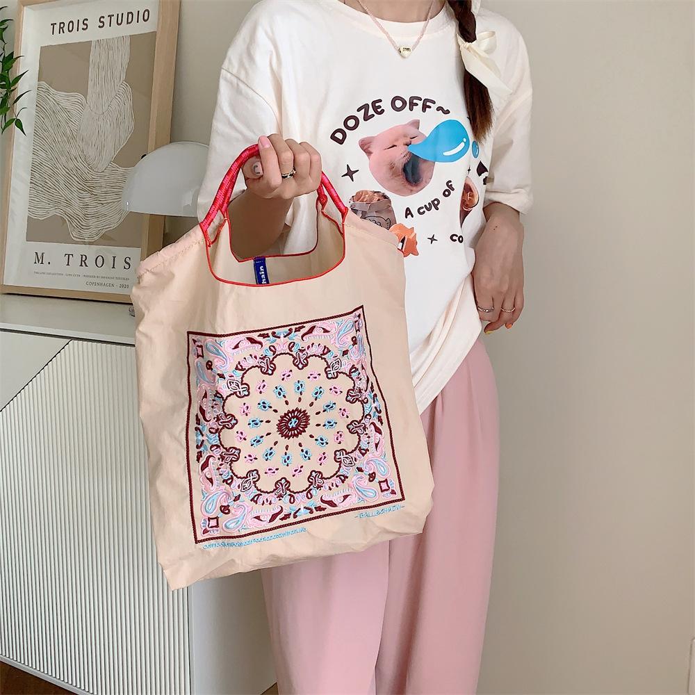 Shopping bag37232 ballchain卡通刺绣购物袋日系手拎袋逛街时尚手提单肩包