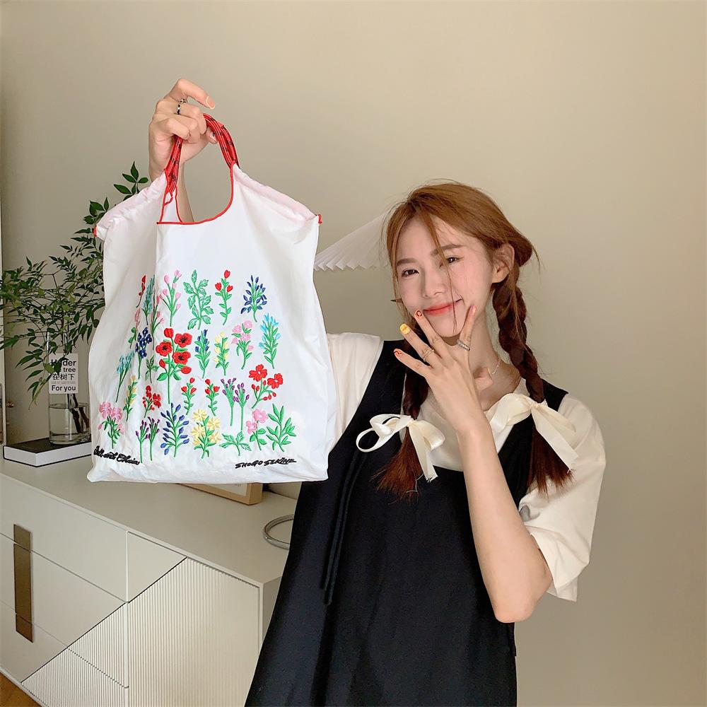 Shopping bag37232 ballchain卡通刺绣购物袋日系手拎袋逛街时尚手提单肩包