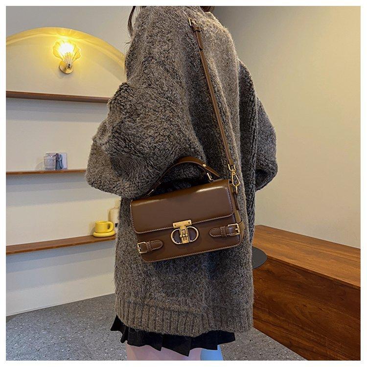 Shoulder handbag包包 女士斜挎包时尚百搭设计师款单肩包高端小方包今年流行包包.