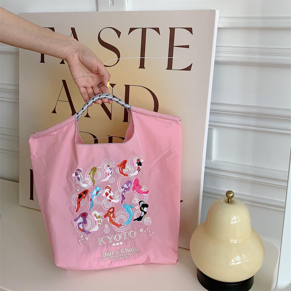 Shopping bag37232 ballchain卡通刺绣购物袋日系手拎袋逛街时尚手提单肩包