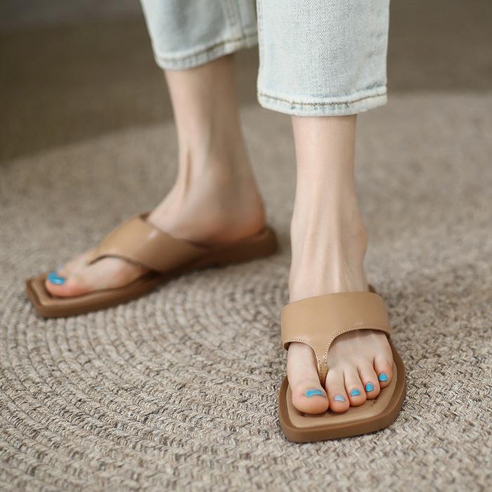 Open-toed sandalsFairyWink 有点舒服～！法式方头夹趾平底拖鞋女夏外穿沙滩凉鞋