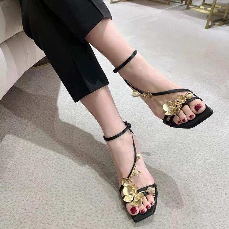 Peep-toe heels法式小众设计感金色玫瑰花细跟高跟鞋女夏季方头露趾一字带凉鞋