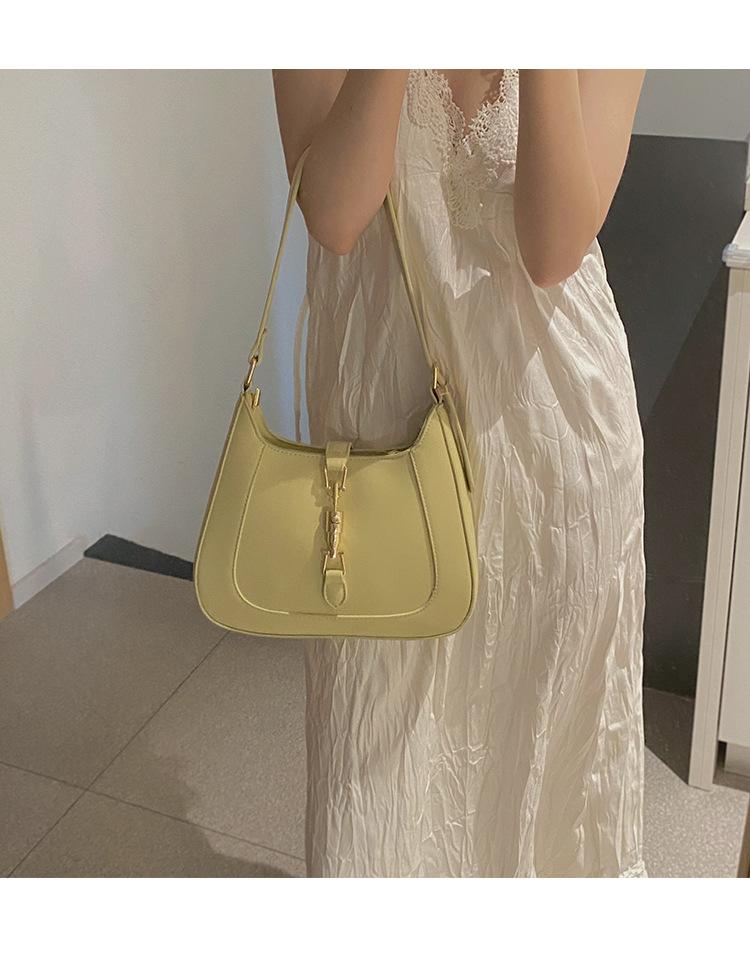 Shoulder handbag贴牌加工定制小众设计包包女2022新款时尚腋下包质感洋气法棍包