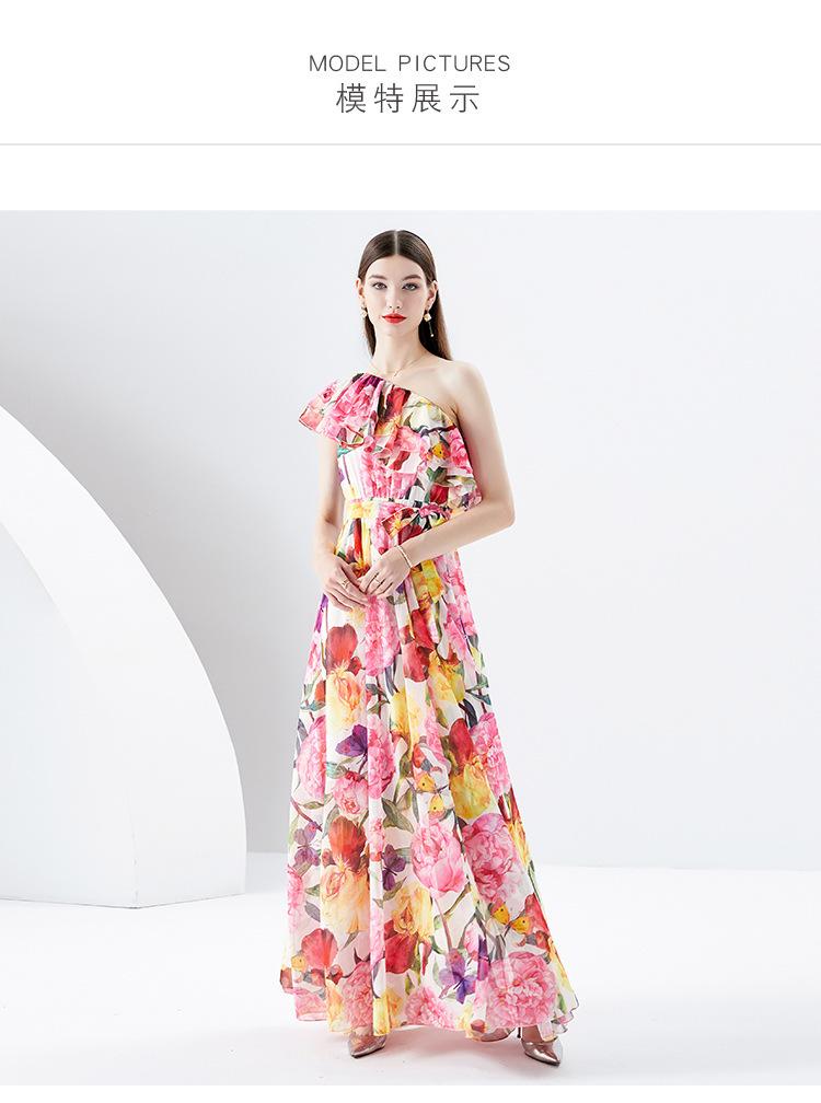 Romance with you D1 A sleeveless print dress with ruffles