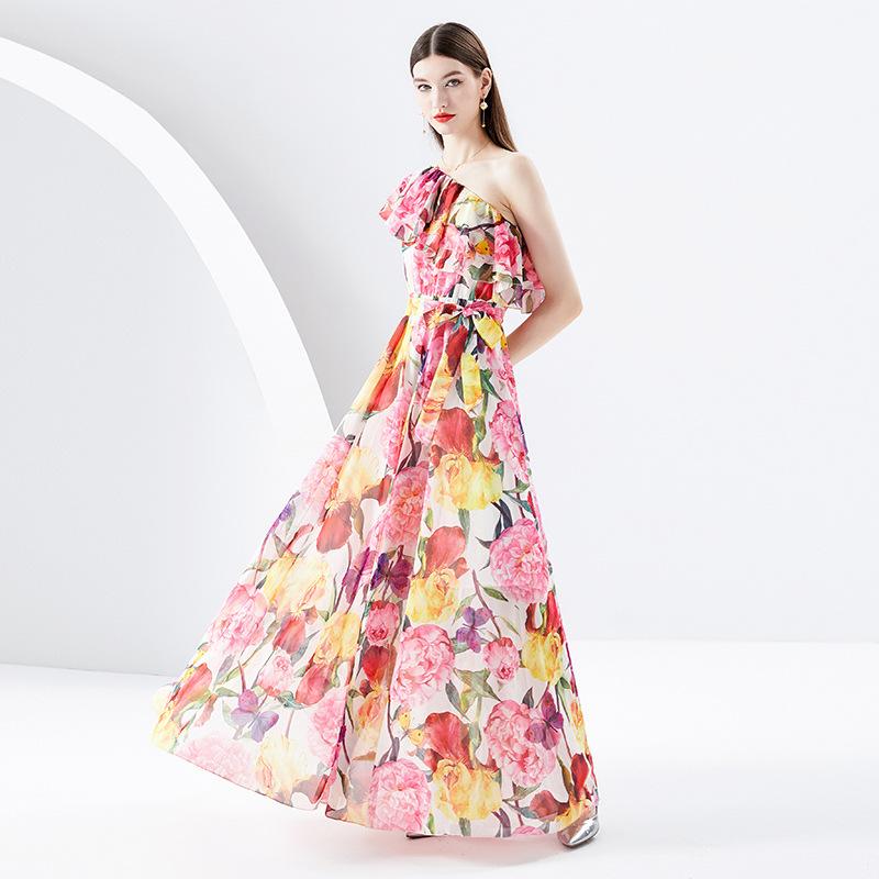 Romance with you D1 A sleeveless print dress with ruffles