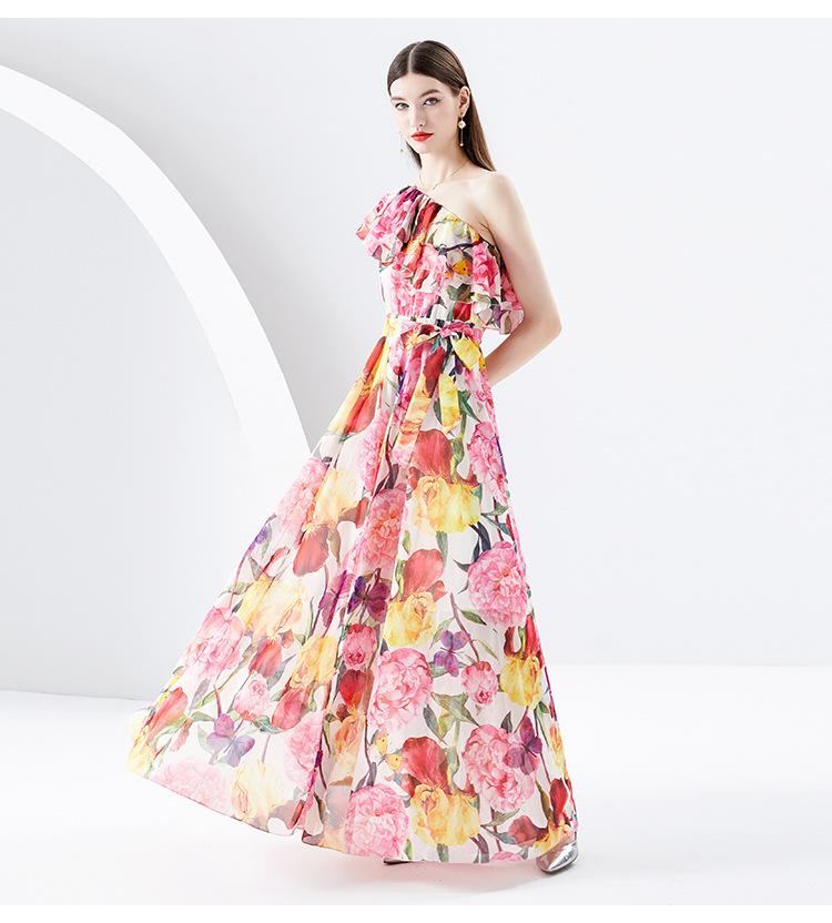 Romance with you D1 A sleeveless print dress with ruffles