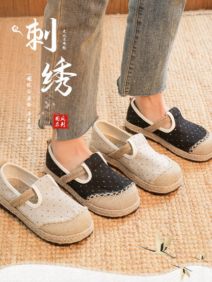 Flat cloth shoes新款女士老北京绣花布鞋懒人一脚蹬透气民族风圆头鞋低帮布鞋批发