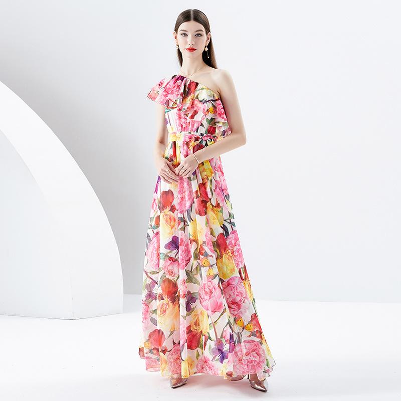 Romance with you D1 A sleeveless print dress with ruffles